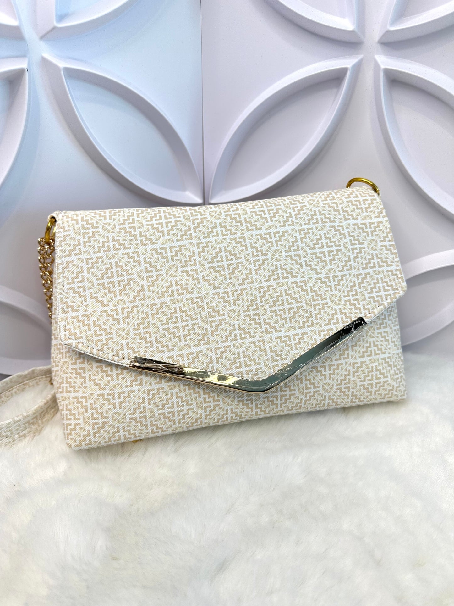 LIVE Envelope Crossbody