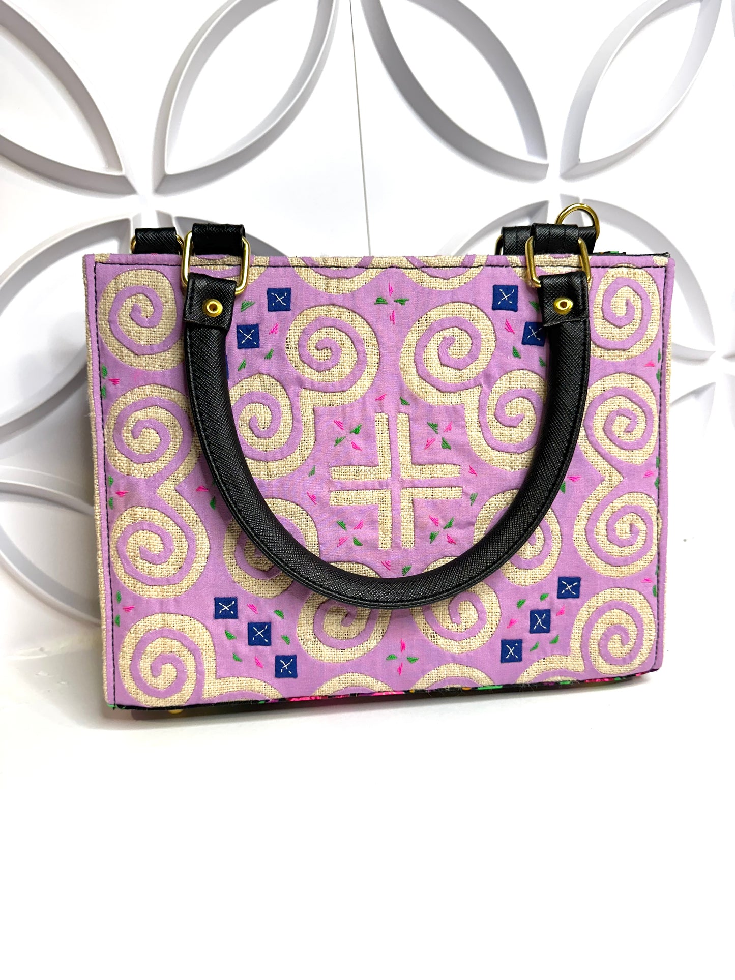 LIVE Qwj over Ntaub Maj