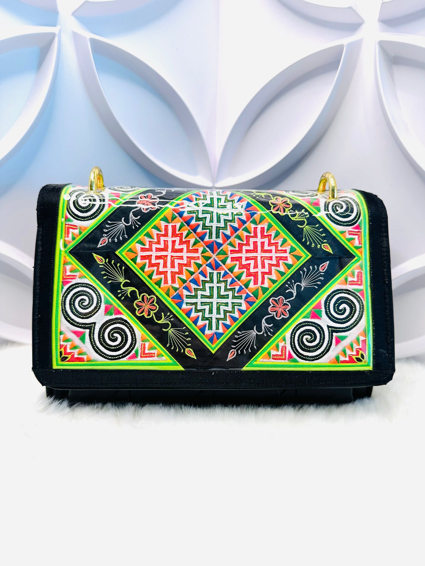 LIVE PNM Handbag (H38)