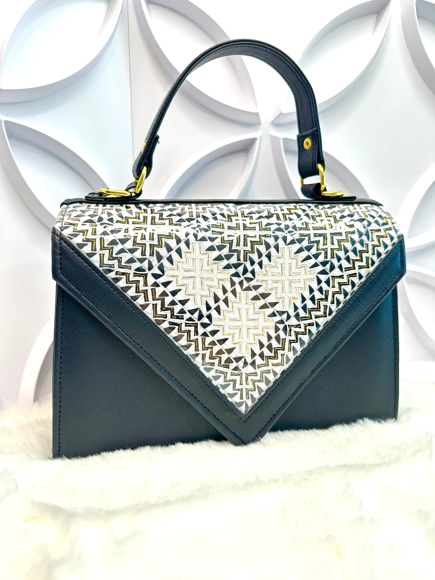 LIVE PNM Handbag (105)