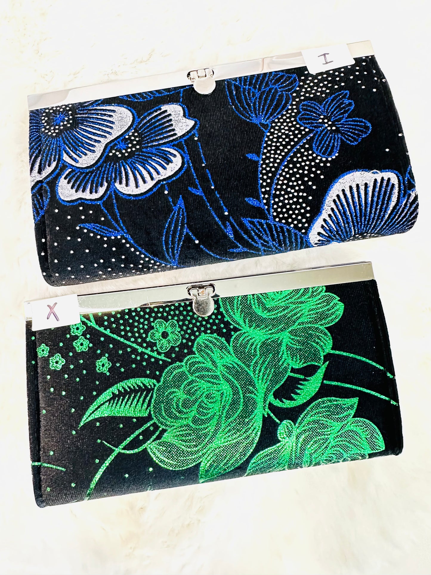 LIVE Wallet Sale - YV