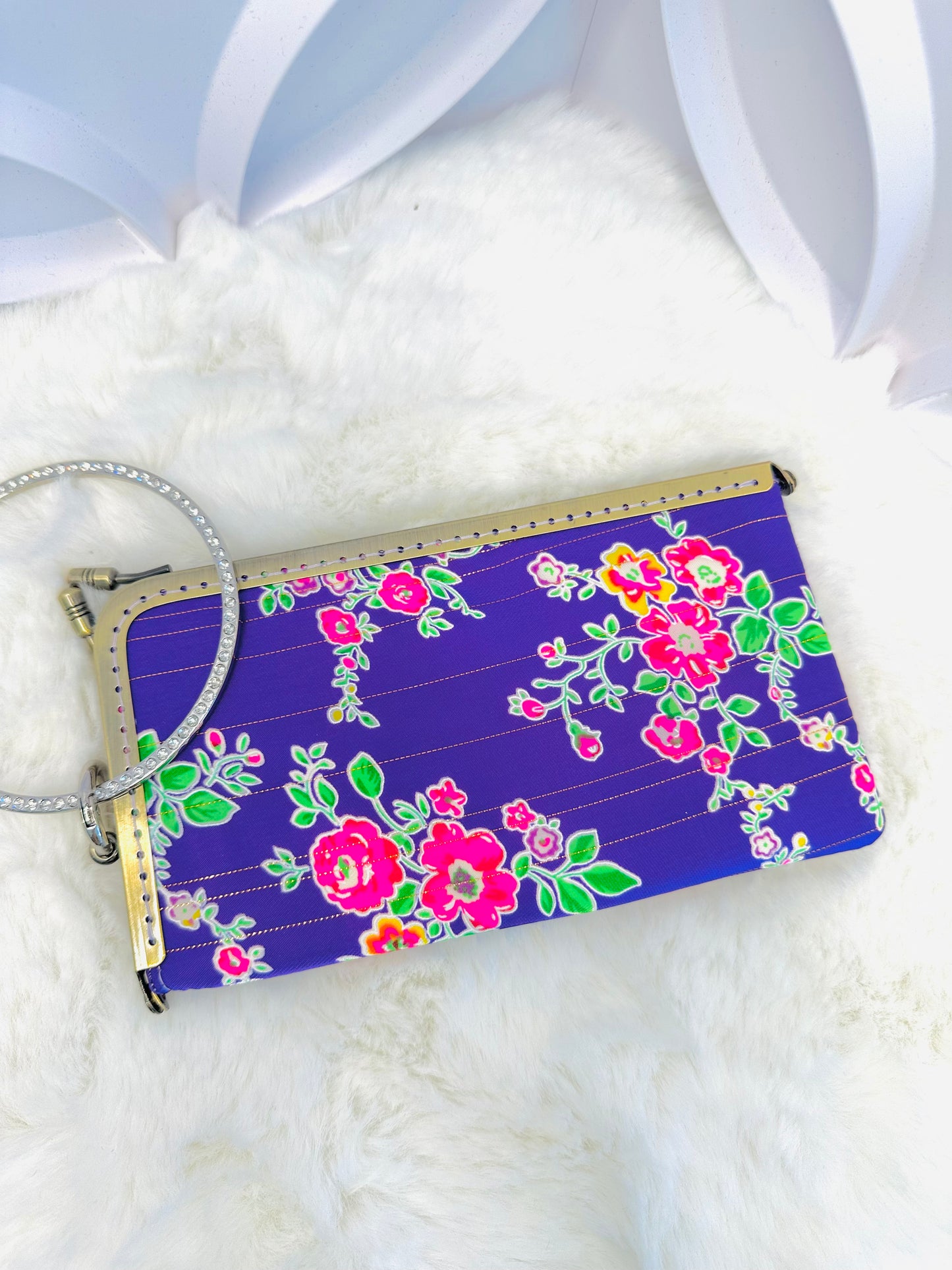 LIVE Lis Loos Wristlet