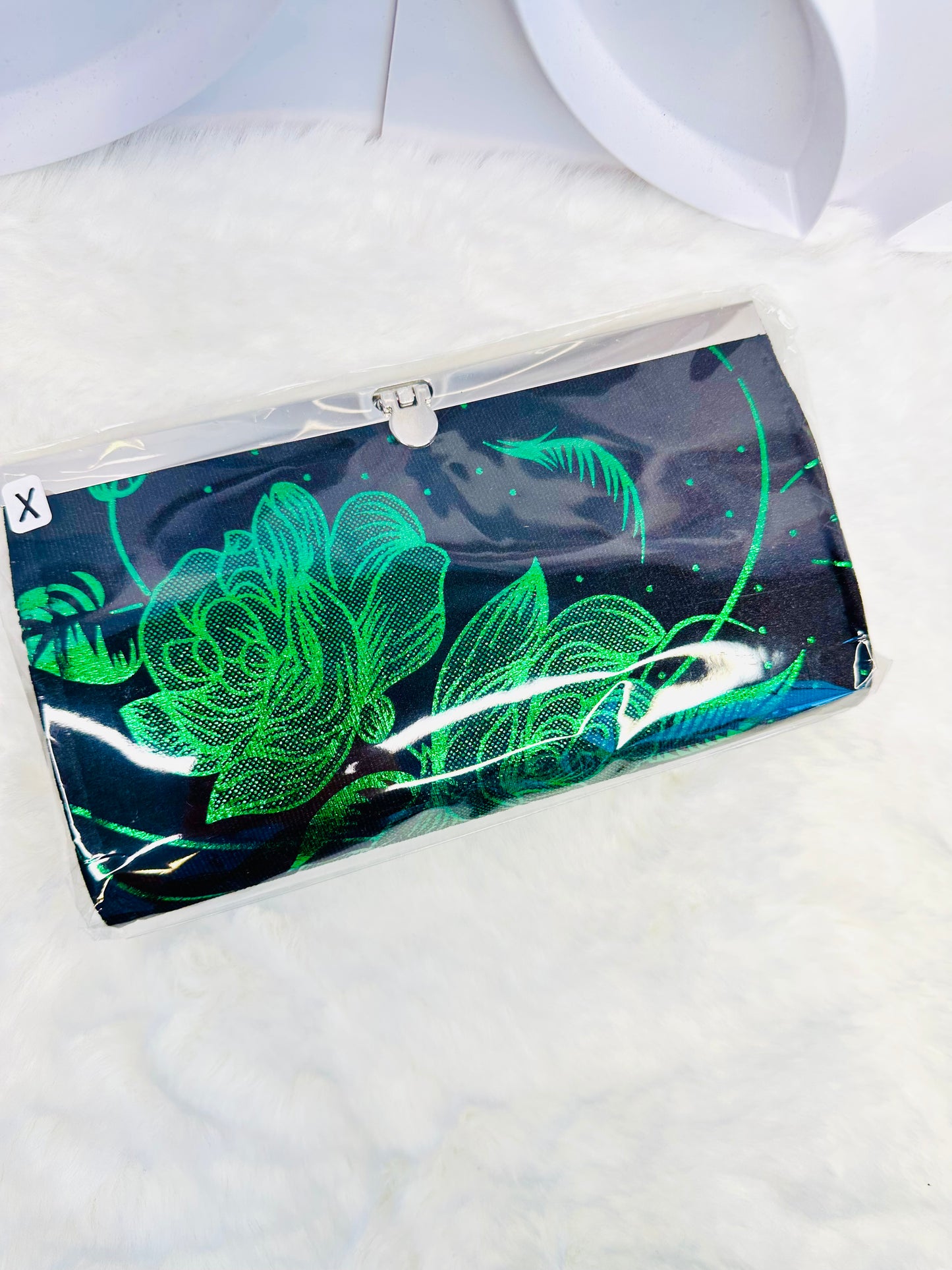 LIVE Wallet - Mai-Lee Her