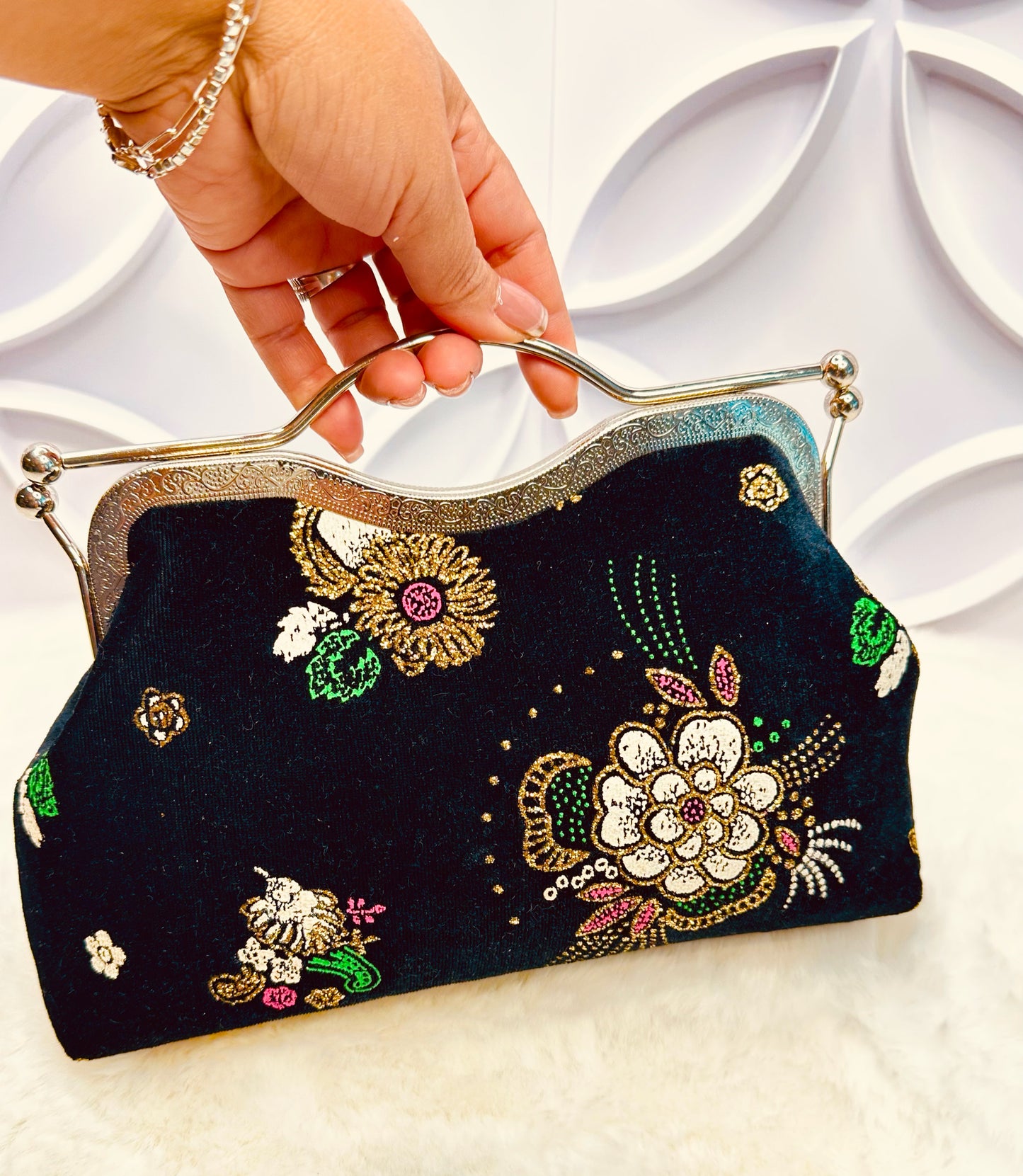 Vintage Velvet Glitter Floral V20