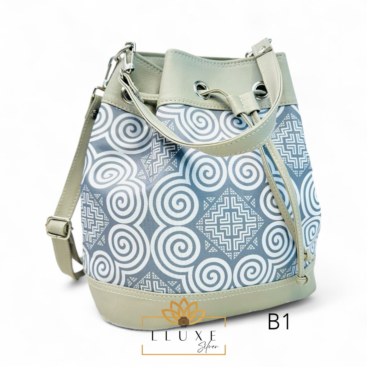 LLUXE Bucket Bag