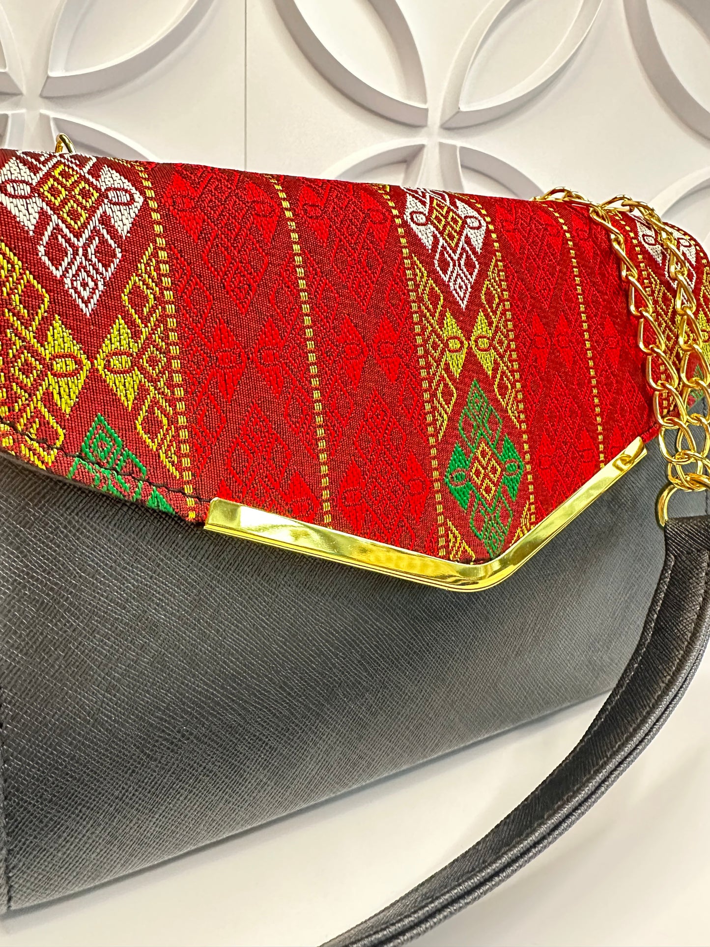 Laotian Tiab Shoulder Bag (RB1)