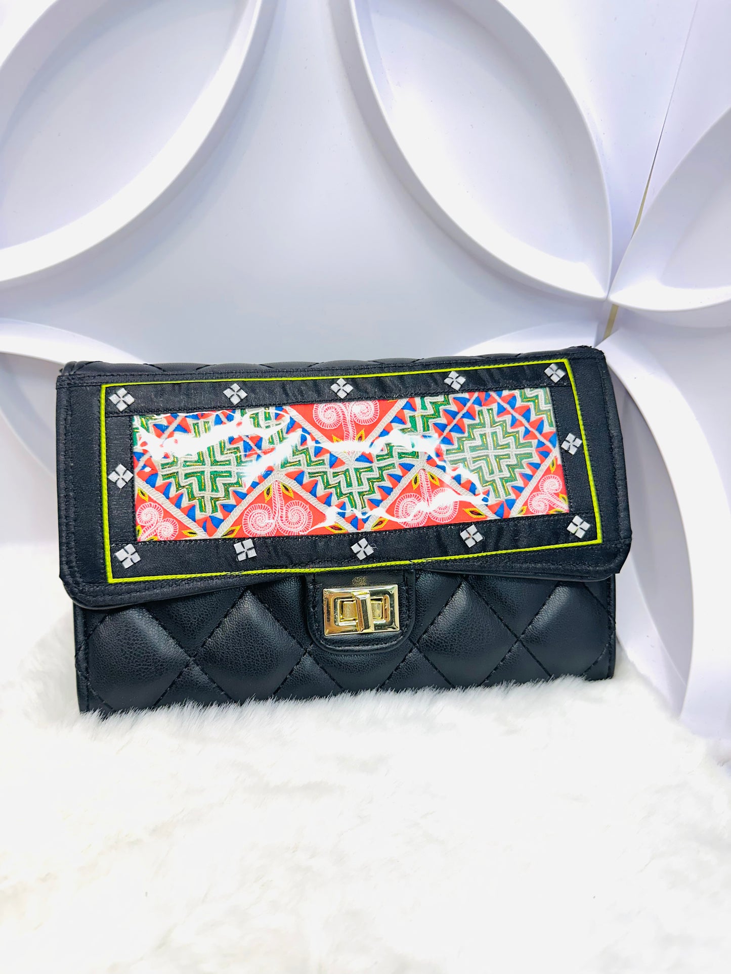 LIVE HNY Season Handbags