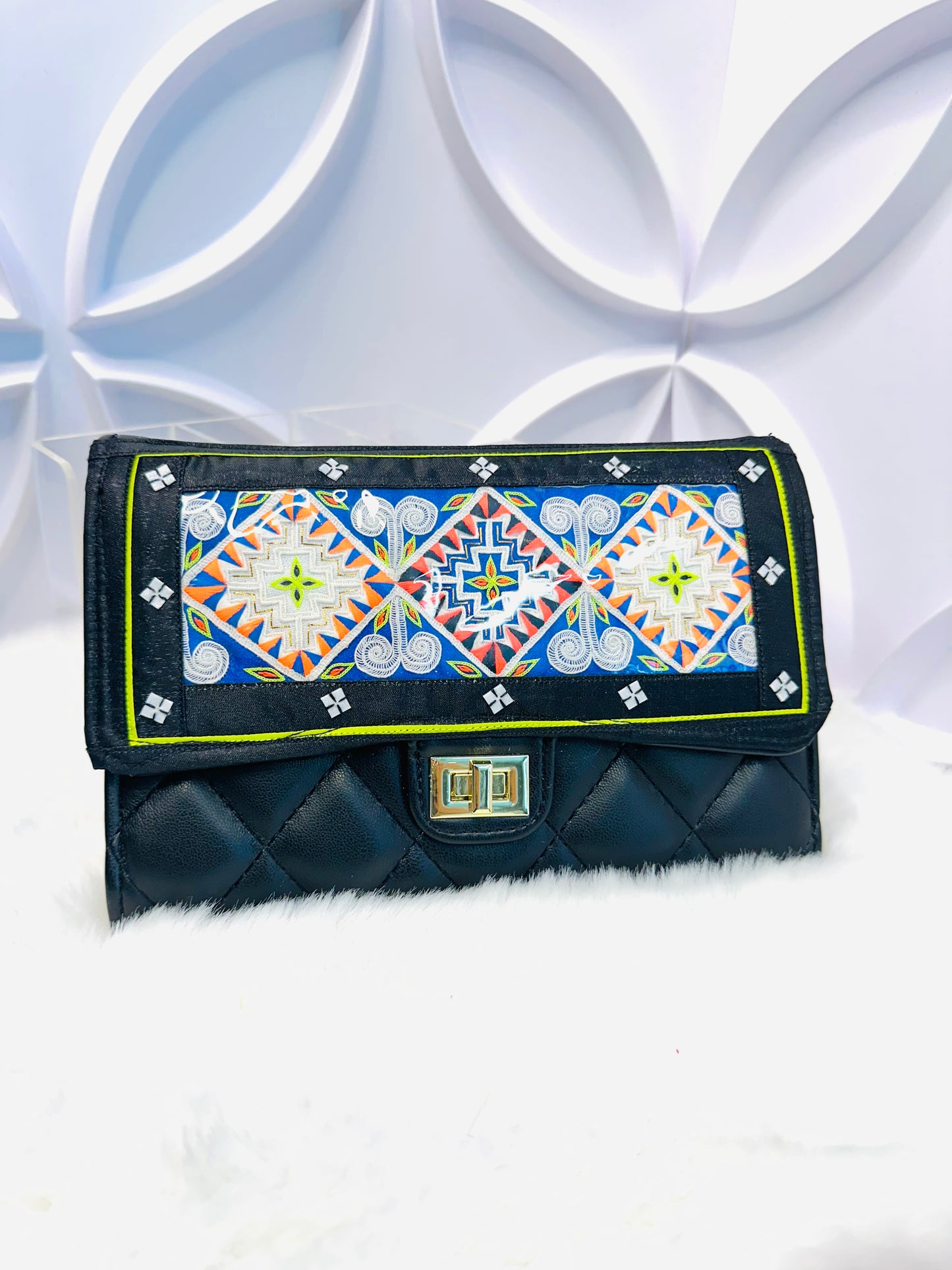 LIVE HNY Season Handbags