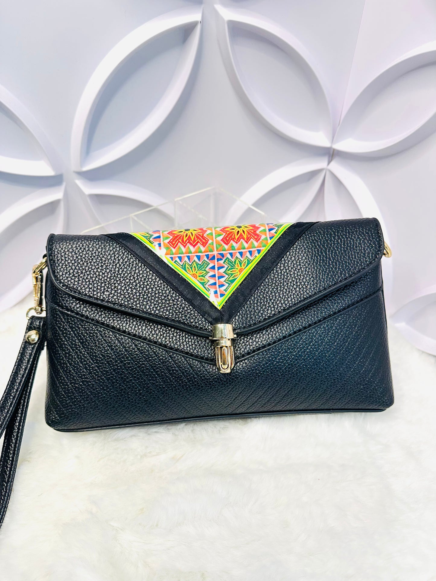 LIVE HNY Season Handbags