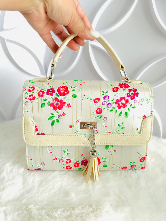 LIVE Floral Lis Loos Tassle Charm