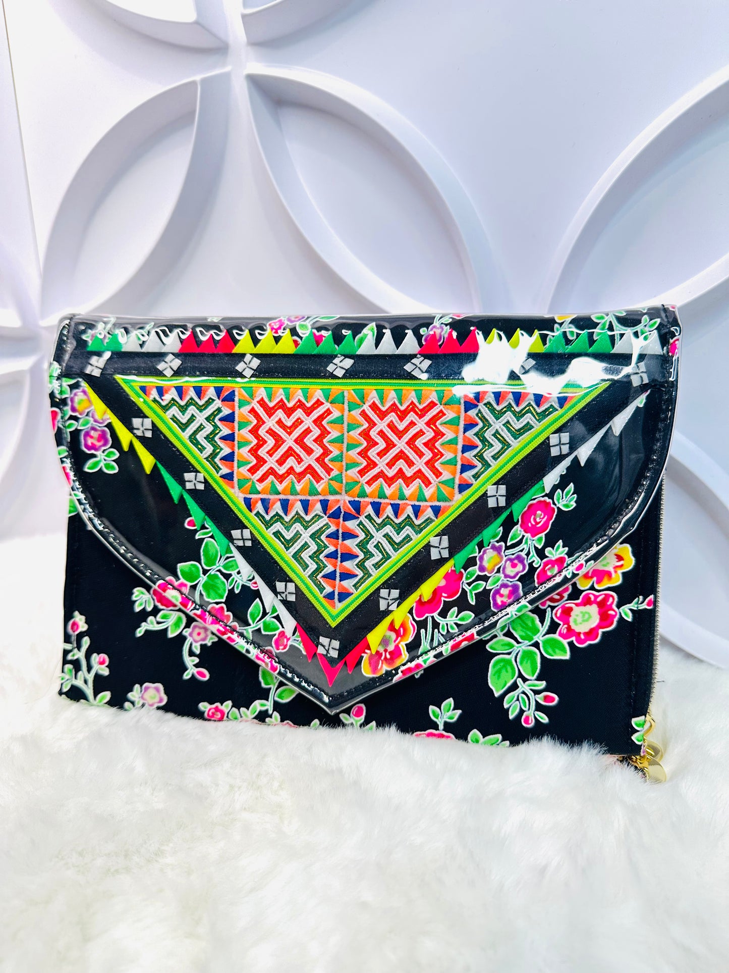 LIVE PNM Clutch Crossbody
