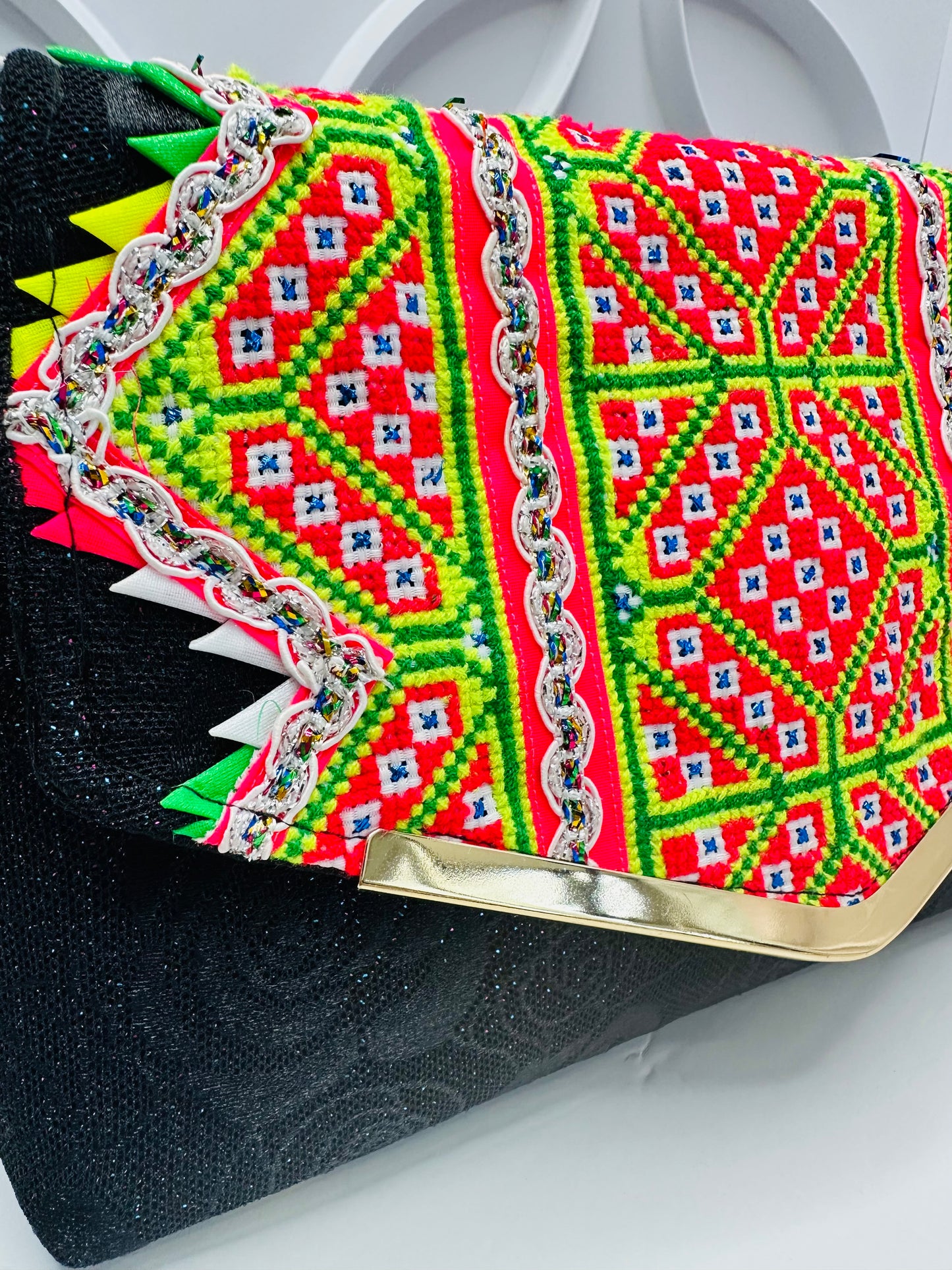 Paj Ntaub Purse - C77