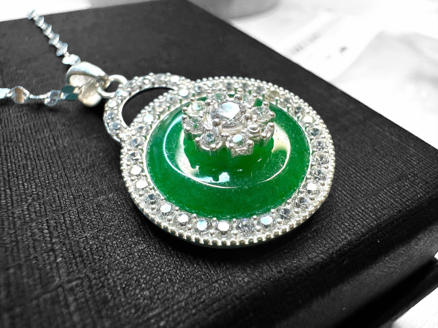 Jade Lock (Silver)