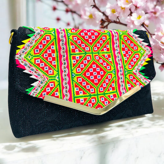 Paj Ntaub Purse - C77